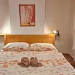 V Roklich & V Roklich 4*