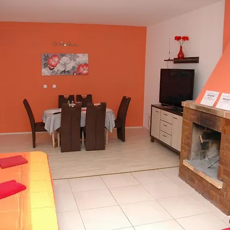 Πανσιόν V Roklich & Apartmens V Roklich 3*