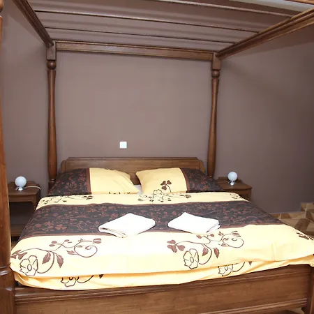 V Roklich & Apartmens V Roklich 招待所