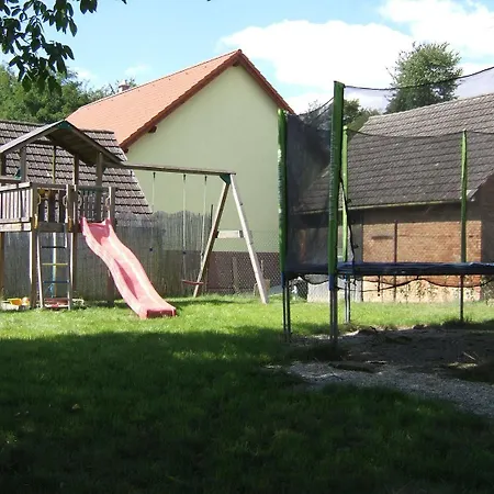 V Roklich & Apartmens V Roklich 招待所 3*