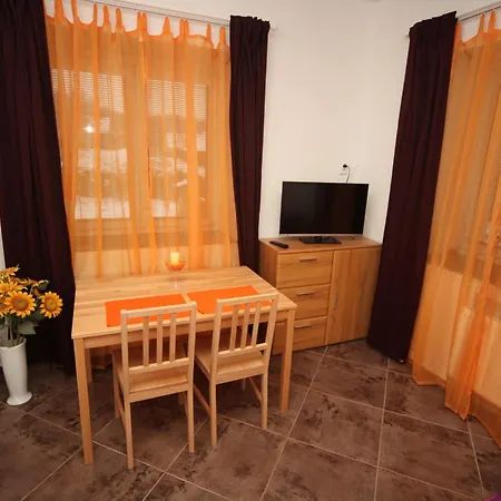 V Roklich & Apartmens V Roklich 3*