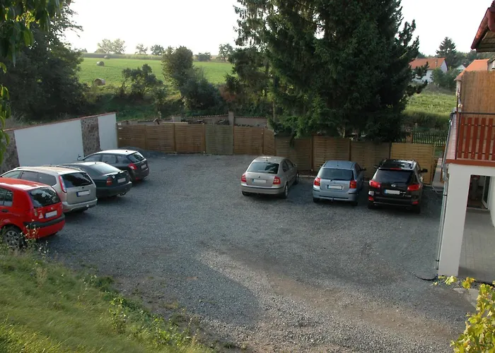 V Roklich & V Roklich 4*